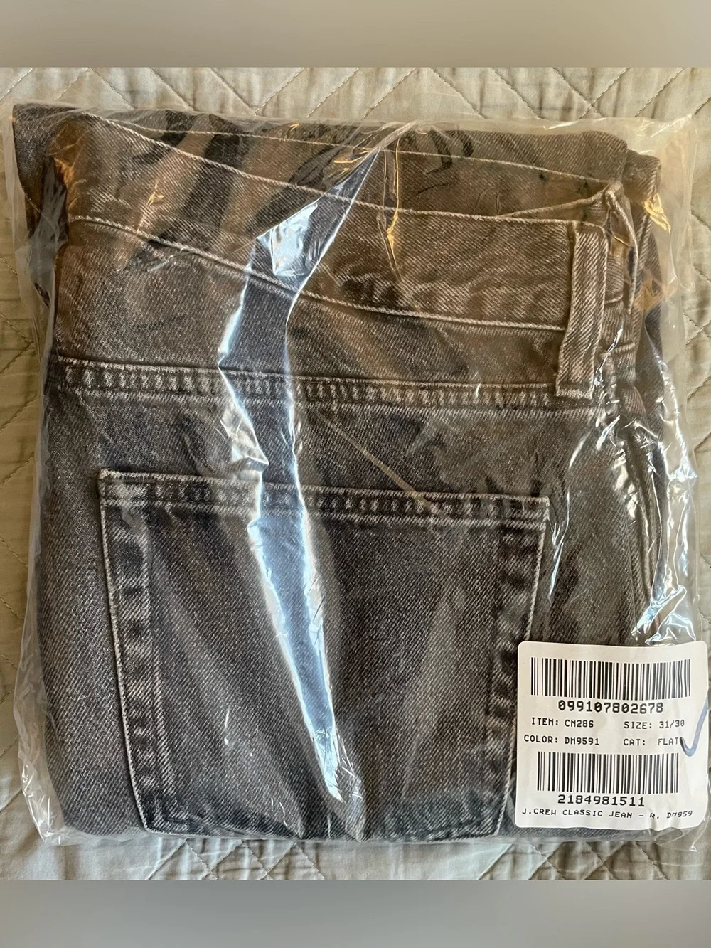 J CREW Classic Straight jean in faded black wash Size 31 $168 CM286